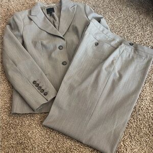 The Limited Women's Light Gray Blazer and Pants Set